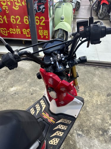 លក់Honda zoomer