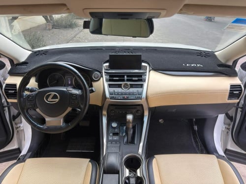 ធានាឡាន គ្មានកន្លែងទាស់Lexus Nx 200T 2016 Luxury ប៉ុង2 Button 5 ម្ចាស់ដេីម ❤️❤️❤️