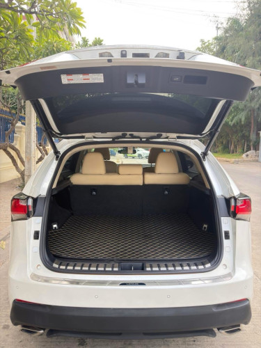 ធានាឡាន គ្មានកន្លែងទាស់Lexus Nx 200T 2016 Luxury ប៉ុង2 Button 5 ម្ចាស់ដេីម ❤️❤️❤️