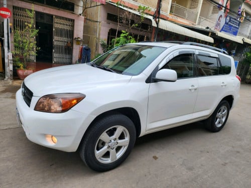 លក់RAV4 ឆ្នាំ06ប៉ុង១.រំលោះសុទ្ធរឺវ៉ៃដូរបាន.គ្រប់សារីនឹងខេត្ត