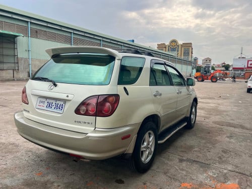 ឡានលក់ប្រញ៉ាប់លុយបងប្អូនRx300 P1 2000☎️🩷0886460928