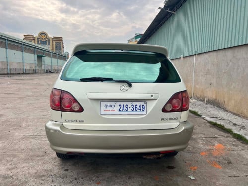 ឡានលក់ប្រញ៉ាប់លុយបងប្អូនRx300 P1 2000☎️🩷0886460928