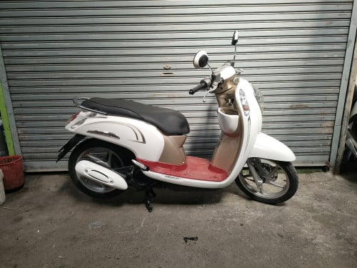 ម៉ូតូ scoopy លក់