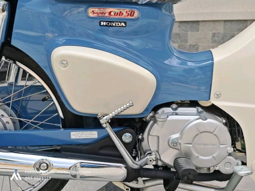 ជប៉ុន🎌Honda Super Cub 50 Final Edition ផលិតចំនួនមានកំណត់ ១ទឹកនៅសុំណុំក្បែរថ្មីដូចបកកេះ ក្រដាស់ពន្ធ