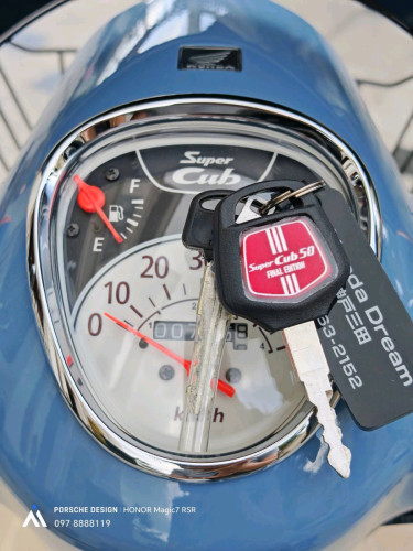 ជប៉ុន🎌Honda Super Cub 50 Final Edition ផលិតចំនួនមានកំណត់ ១ទឹកនៅសុំណុំក្បែរថ្មីដូចបកកេះ ក្រដាស់ពន្ធ