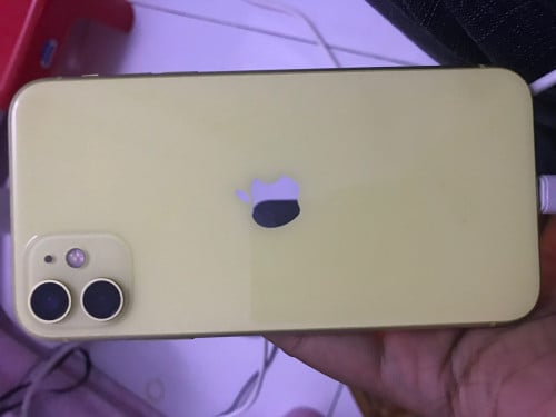 បាទ៖📱 លក់ប្រញាប់លុយ! iPhone 11 (ពណ៌លឿង) តម្លៃធូរថ្លៃជាងទីផ្សារ