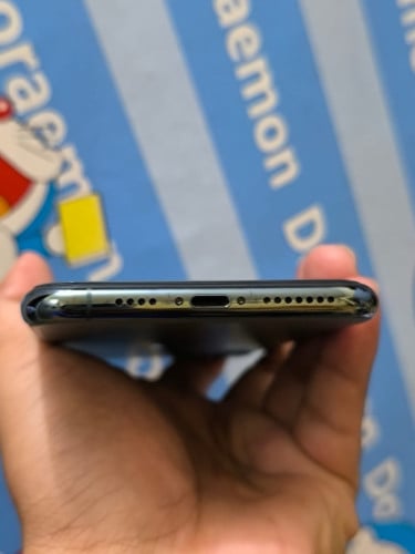 11promax 64Gសាណុំម ដូរថ្មរួច165$