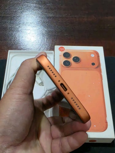 17 Pro Max 🧡🧡 ថ្មីណាស់99.999%