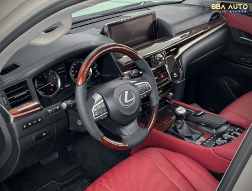 2016 Lexus LX570 អប់សិនពេញ គ្មានខ្វះ