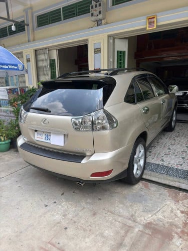 330ប៉ុង1ឆ្នាំ05ឡានជិសផ្ទាល់ប្រើថែនៅថ្មីណាស់