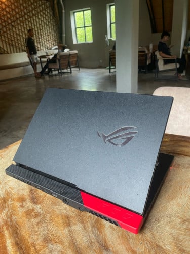 650$ Asus Rog Strix 240hz