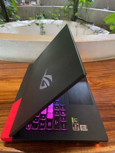 650$ Asus Rog Strix 240hz