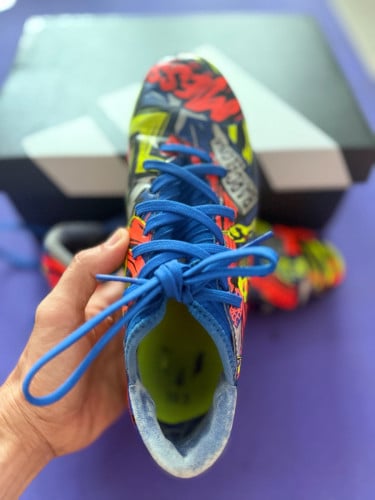 Adidas’s Messi Barcelona 19.3 នៅស្អាត 38.50
