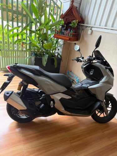 Adv160(2025) 4000km ឈ្មោះម្ជាស់ដេីម