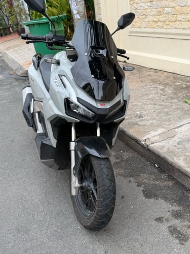 Adv160(2025) 4000km ឈ្មោះម្ជាស់ដេីម