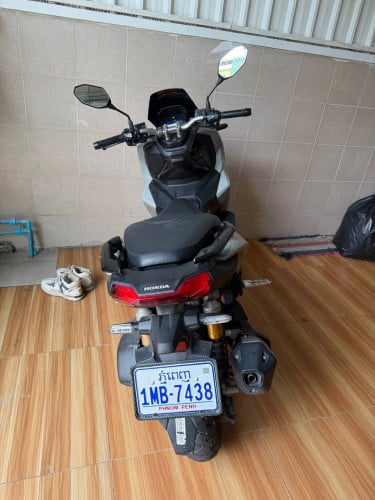 Adv160(2025) 4000km ឈ្មោះម្ជាស់ដេីម
