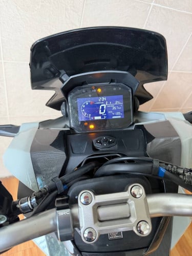 Adv160(2025) 4000km ឈ្មោះម្ជាស់ដេីម