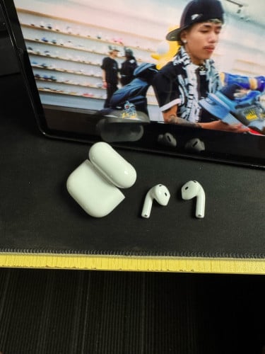 Airpods 4 ANC