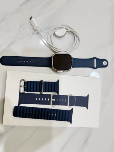 Apple Watch Ultra 99% battery 98%