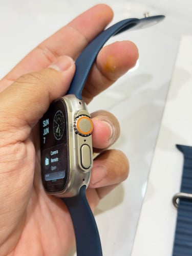 Apple Watch Ultra 99% battery 98%