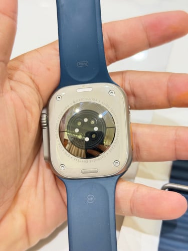 Apple Watch Ultra 99% battery 98%