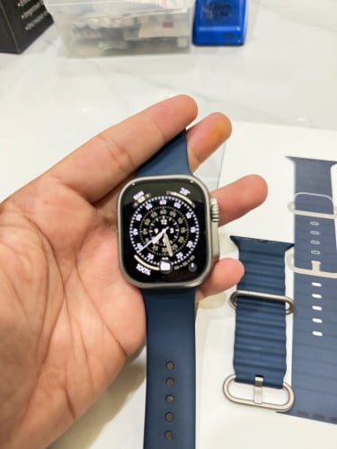 Apple Watch Ultra 99% battery 98%