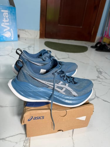 ASICS superblast 2 លេខ 42.5 ទើបប្រើបាម១០០km original