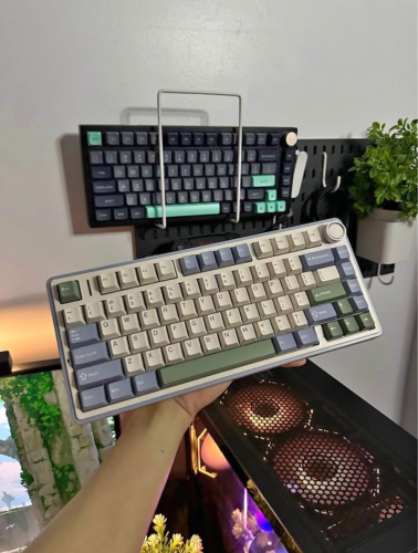 Aula F75 99% good condition