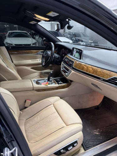 BMW740i 2016 ថ្នាំសុីន១ជុំ