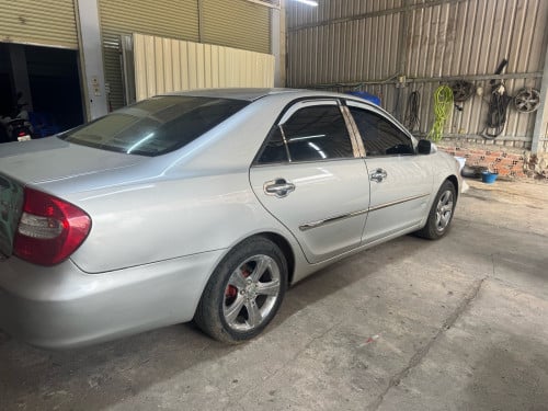 Camry 03 XLE full option ប្រភេទឡានស្អាតគ្រឿងក្រោមហាប់