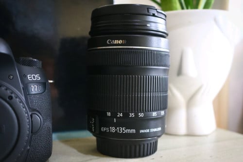 Canon 77D + lense 18-135mm