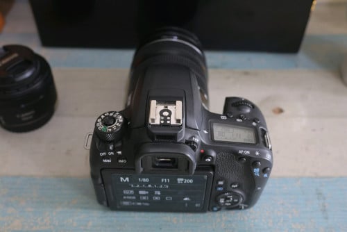 Canon 77D + lense 18-135mm