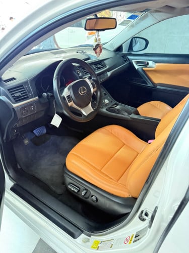Ct200h full premium ឡានថ្មី