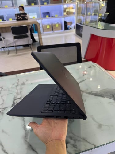 Dell Vostro 3520