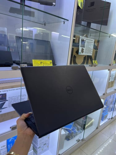 Dell Vostro 3520