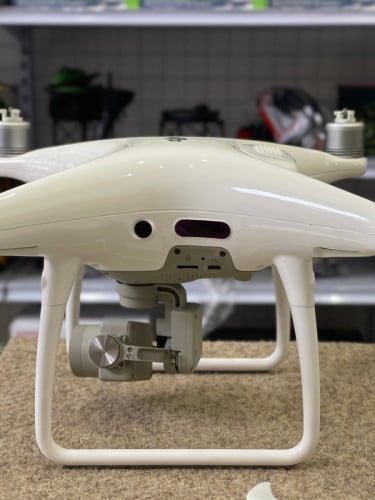 DJI Phantom 4 Pro V2 មួយទឹក