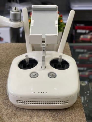 DJI Phantom 4 Pro V2 មួយទឹក