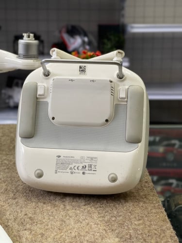 DJI Phantom 4 Pro V2 មួយទឹក