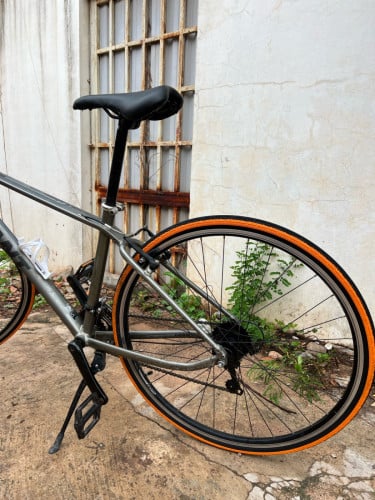 Giant Escape2 តម្លៃ190$