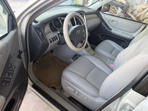 Highlander 2004 V4 p1 ថ្មី កៅអី៣ជួរ