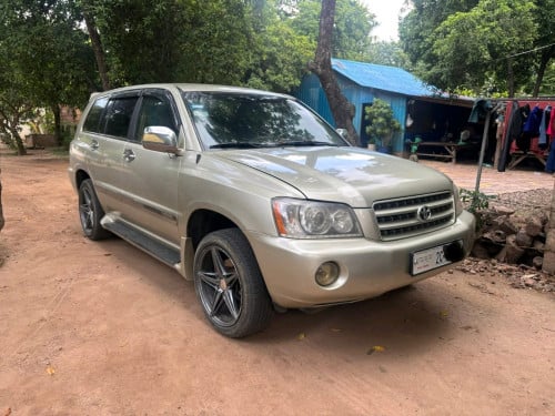 Highlander V6 តម្លៃធូរ