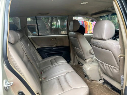 Highlander V6 តម្លៃធូរ