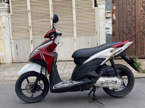 Honda click (110cc, year2009, 650$) have all documents