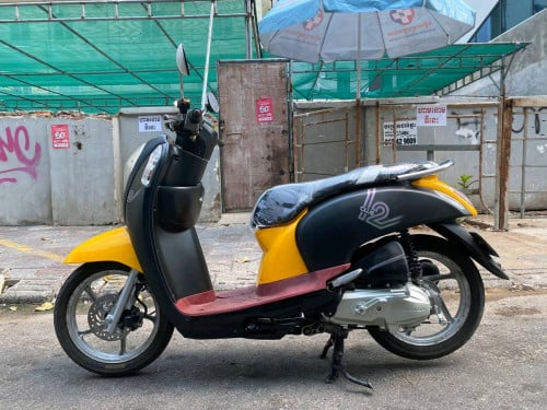 Honda scoopy