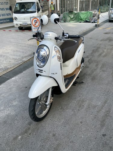 Honda scoopy 2015