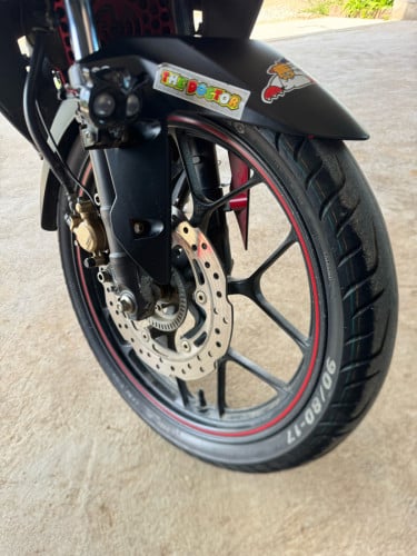 Honda winner x 150CC សានុំស៊ីនតាន់  ពណ៍ក្រហម ស្ទើអាវតិចៗ 800 ចចារ