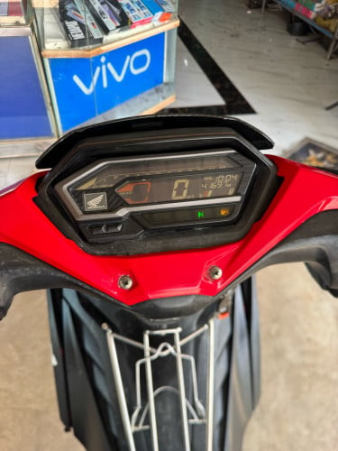 Honda winner x 150CC សានុំស៊ីនតាន់  ពណ៍ក្រហម ស្ទើអាវតិចៗ 800 ចចារ