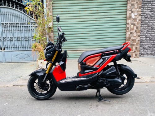 Honda ZOOMER x (110cc, year2018, 720$) have all documents