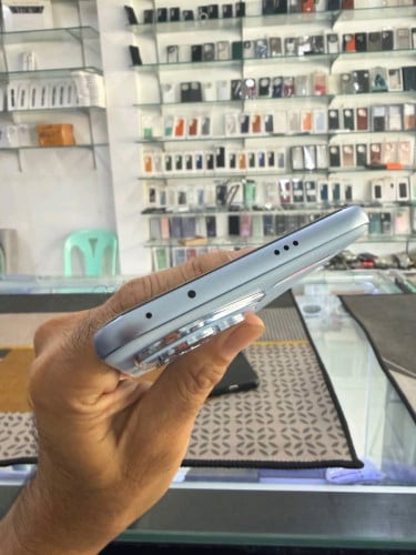 Honor 400 Pro 12G 512G 99% Sliver & Blue & black 99% 379$