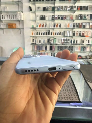 Honor 400 Pro 12G 512G 99% Sliver & Blue & black 99% 379$